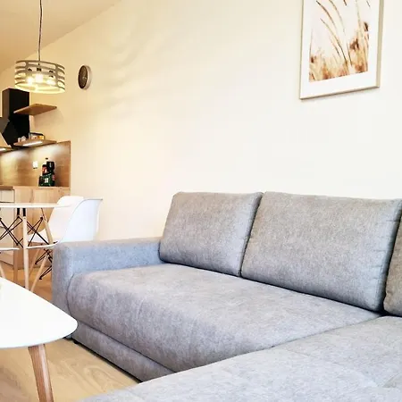 Luxo 2 By Bratislavatrip *